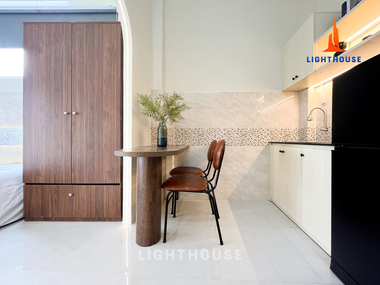 Phòng Ban Công 2 - Quốc Lộ 13, Bình Thạnh