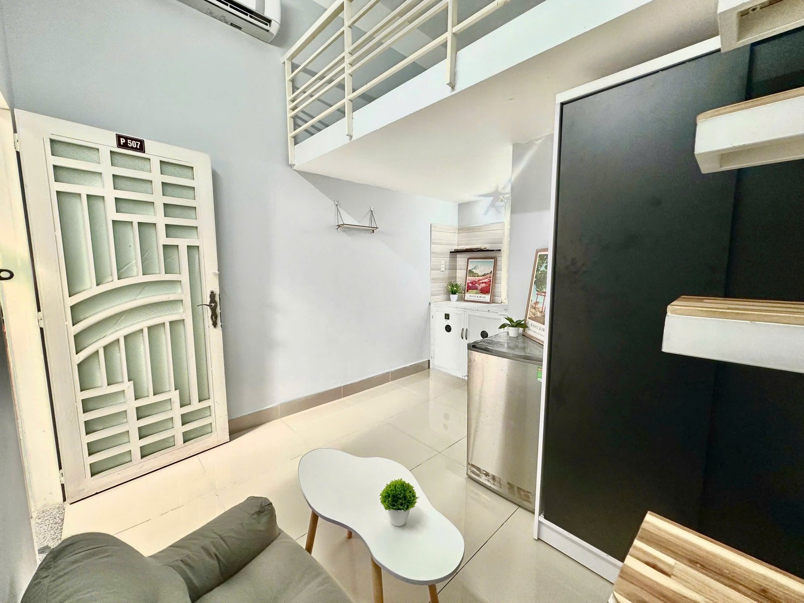 Duplex cửa sổ nhỏ tại Nguyễn Văn Đậu, Bình Thạnh