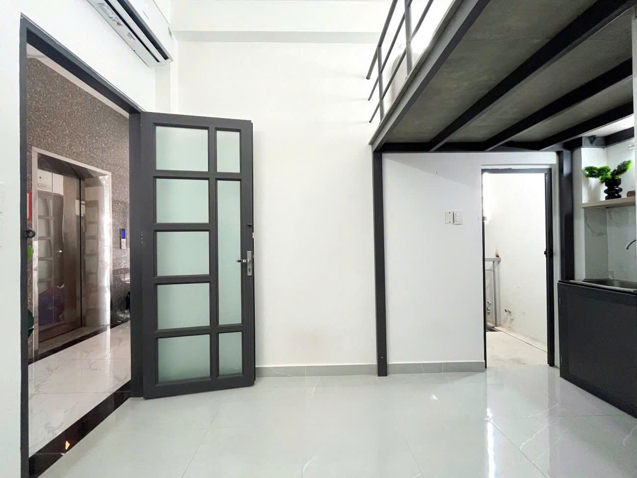 Duplex ban công giếng trời tại Dương Quảng Hàm, Gò Vấp